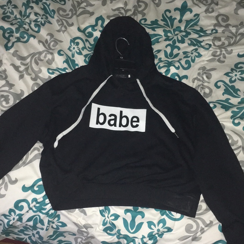 Babe sweater